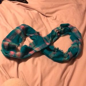 🌸 3/$6 🌸 Plaid Infinity Scarf